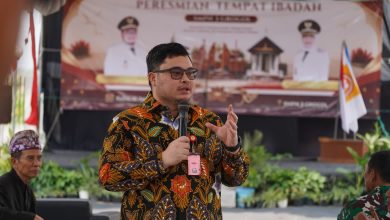 Photo of Mas Dhito Resmikan 3 Tempat Ibadah di SMP Negeri 3 Grogol, Guna Toleransi Antar Umat di Lingkungan Pendidikan