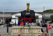 Photo of Adanya Kegiatan Karnaval Budaya Kelurahan Balowerti di Stasiun Kediri, KAI Daop 7 Madiun Imbau Pelanggan Atur Waktu Keberangkatan