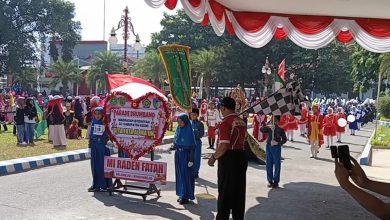 Photo of Antusias 51 Kontingen Drumband MI ikuti Parade Drumband Kediri Berbudaya